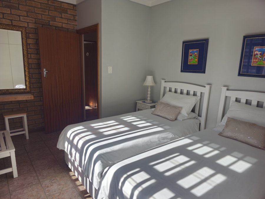 5 Bedroom Property for Sale in Stilbaai Wes Western Cape